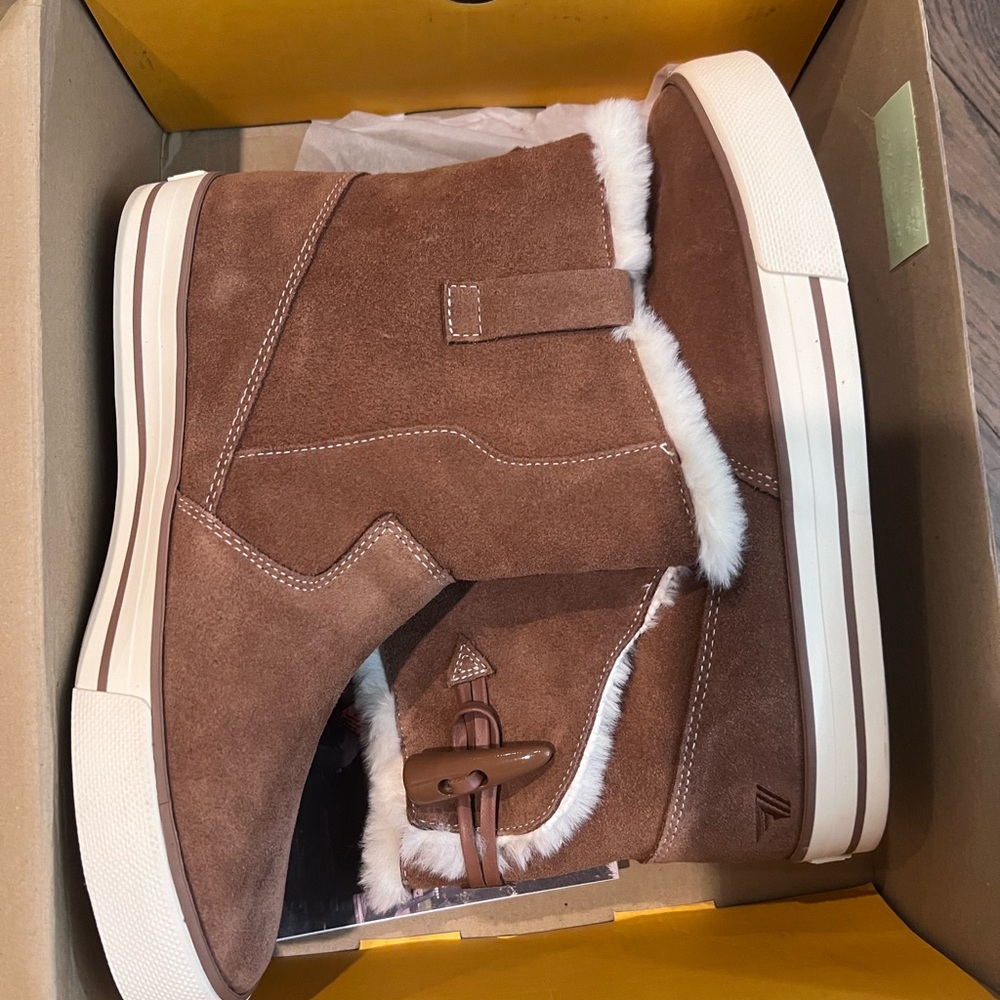 Brown and White Ankle Boots with Fluffy Lining and Rubber Sole. Never worn.